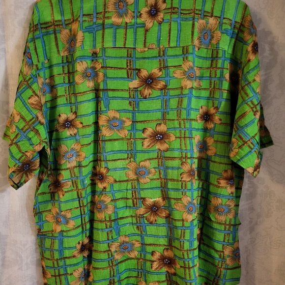 Point one Women's  Short-Sleeve Floral Blouse Size M - Picture 5 of 5